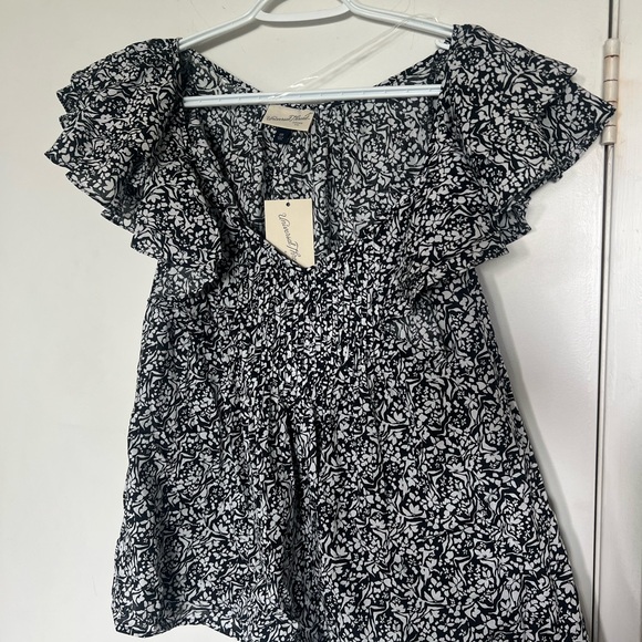 Universal Thread Tops - Universal Thread Black and White Floral Blouse